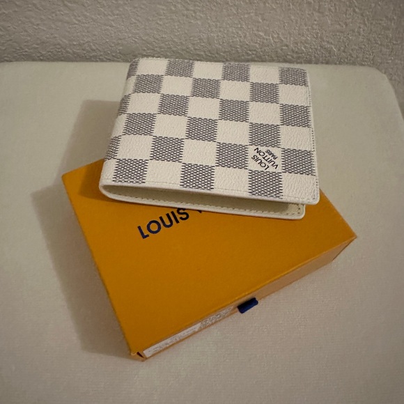 Louis Vuitton White Checkered Wallet (1 of 3 in stock) - Picture 1 of 3